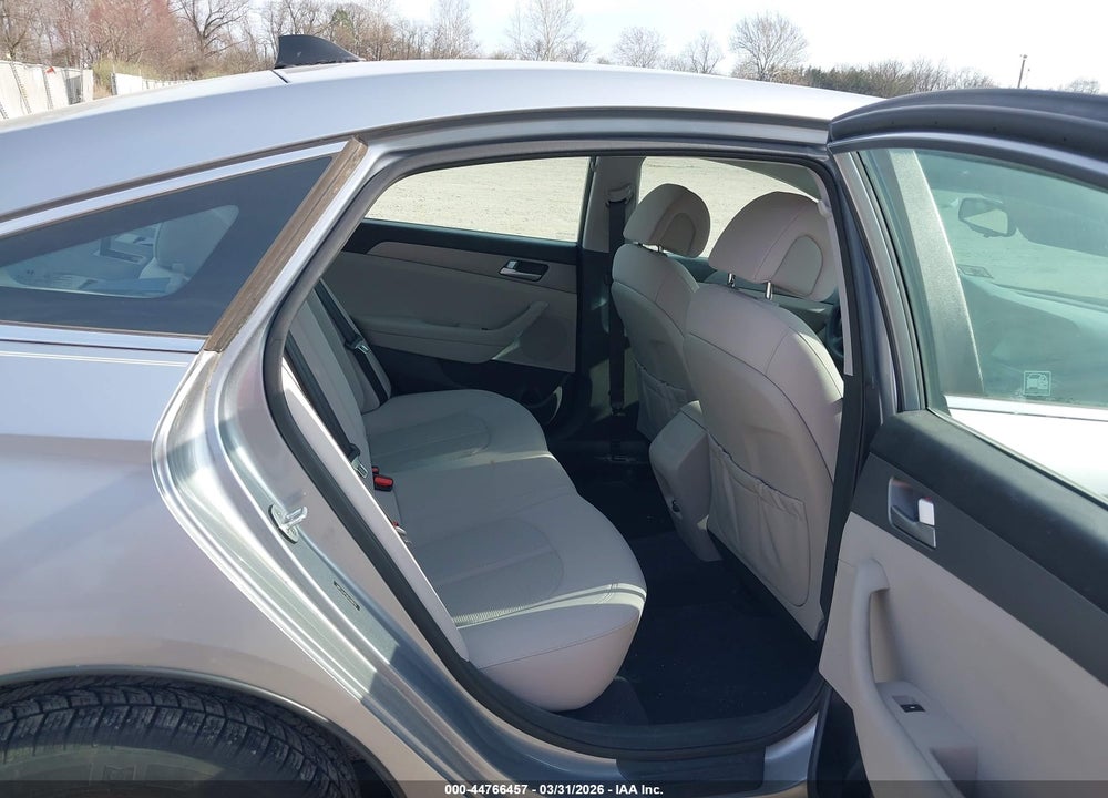 2016 HYUNDAI SONATA SE VIN: 5NPE24AF0GH288979