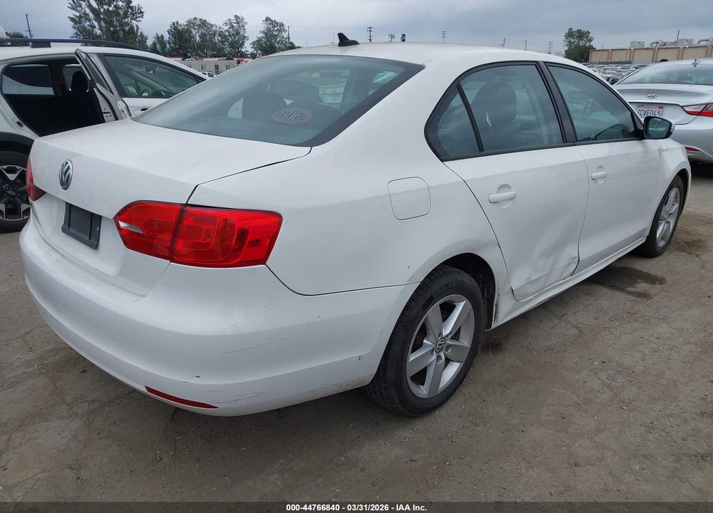 2011 VOLKSWAGEN JETTA 2.0L TDI VIN: 3VWLL7AJ0BM036997