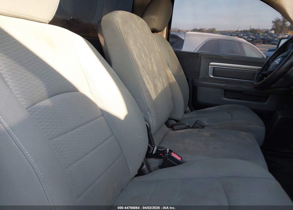 2013 RAM 1500 EXPRESS VIN: 3C6JR6AT6DG519889