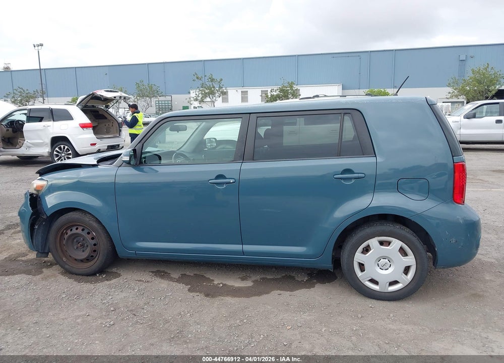 2010 SCION XB VIN: JTLZE4FE0A1104958