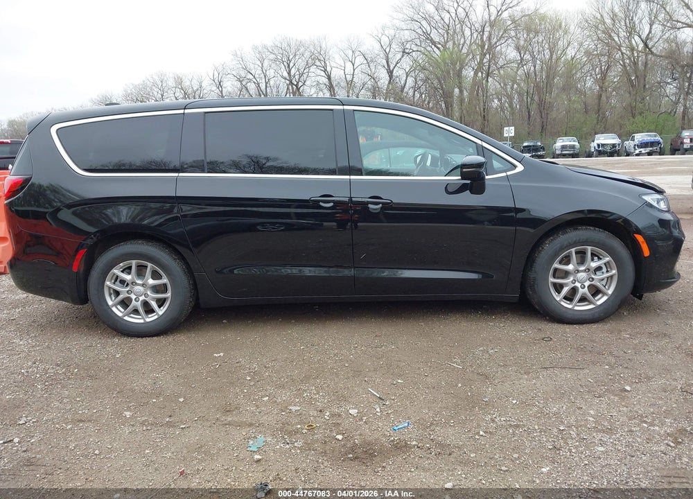 2026 CHRYSLER PACIFICA SELECT VIN: 2C4RC1BG4TR235557