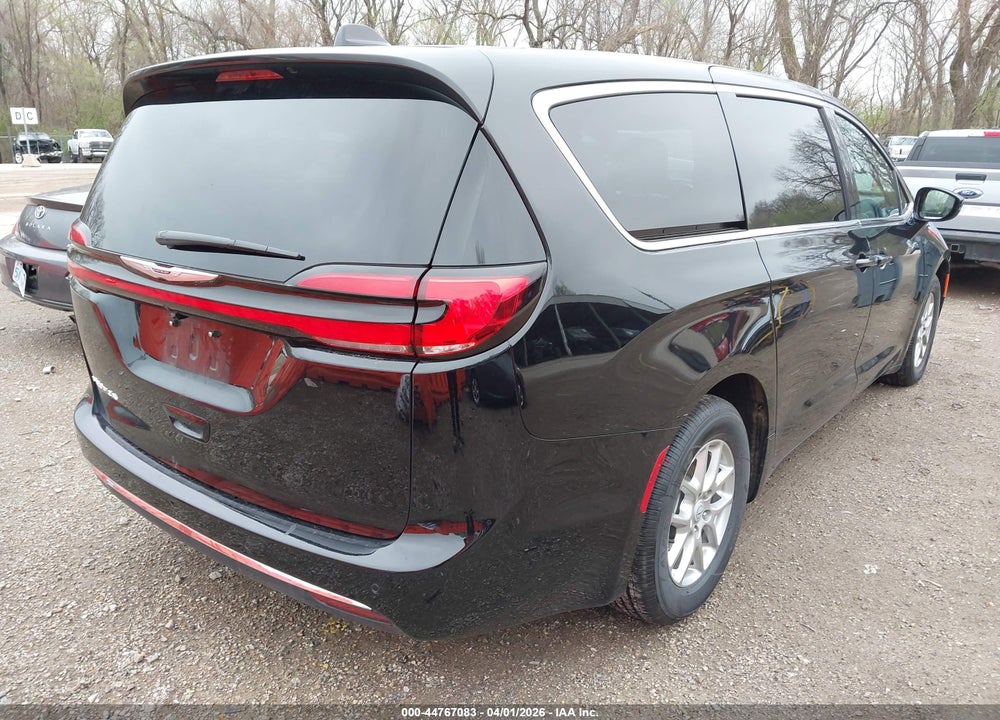 2026 CHRYSLER PACIFICA SELECT VIN: 2C4RC1BG4TR235557