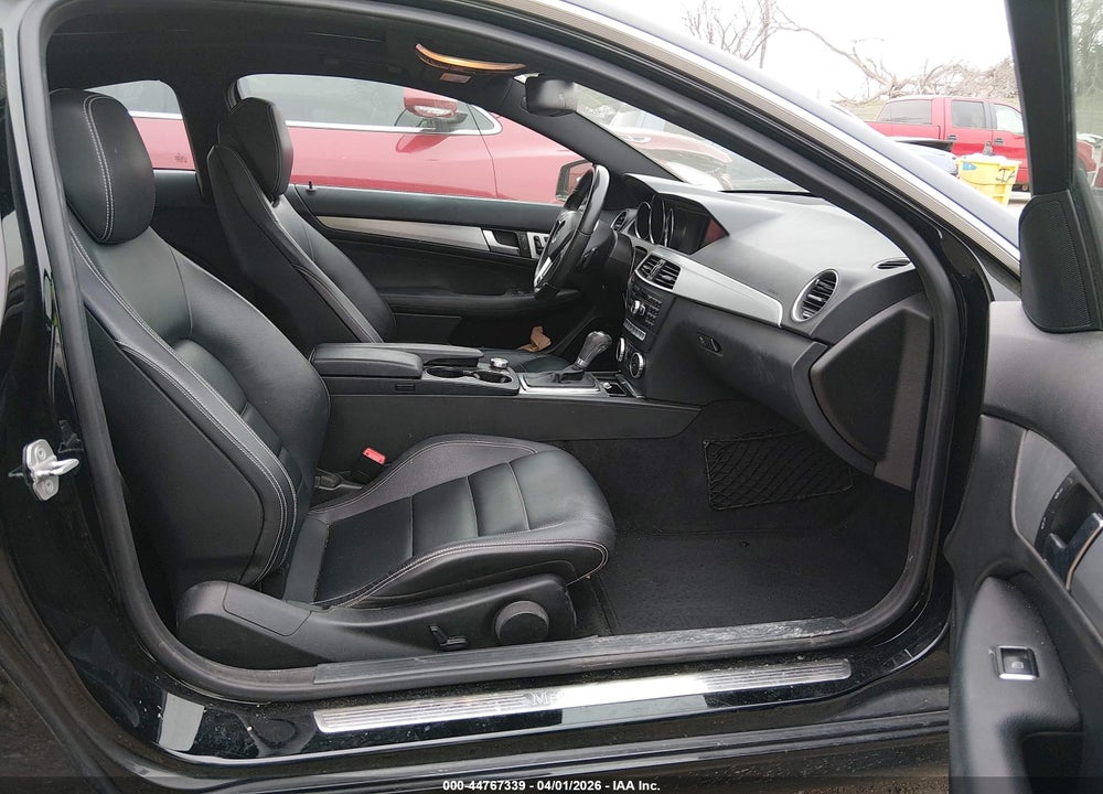 2013 MERCEDES-BENZ C 250 VIN: WDDGJ4HB5DG035547