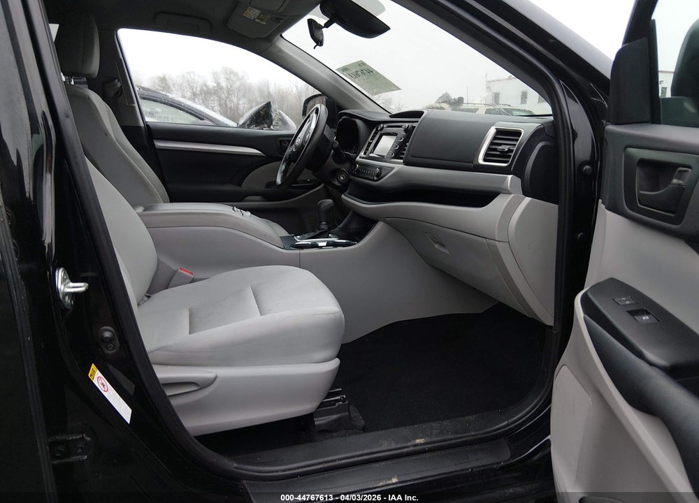 2019 TOYOTA HIGHLANDER LE VIN: 5TDZARFH1KS059435
