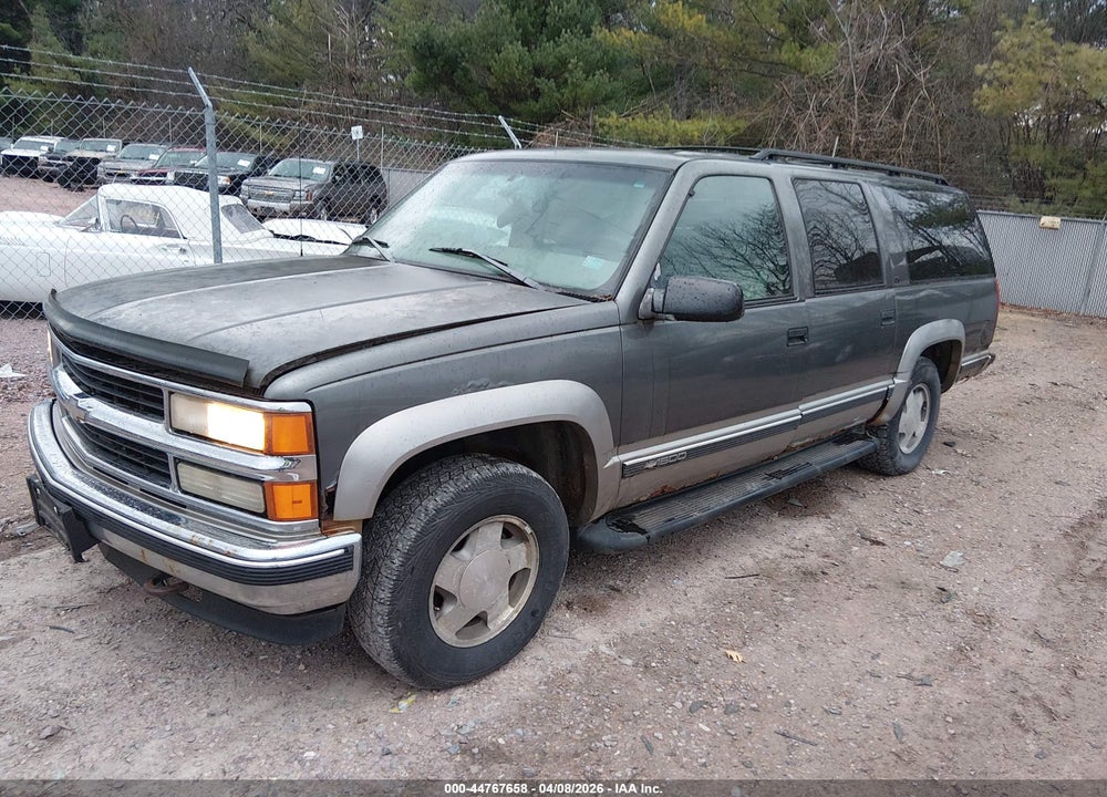 1999 CHEVROLET SUBURBAN 1500 LT VIN: 1GNFK16R5XJ338022