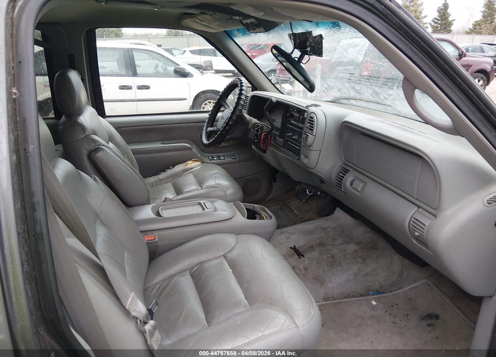 1999 CHEVROLET SUBURBAN 1500 LT VIN: 1GNFK16R5XJ338022