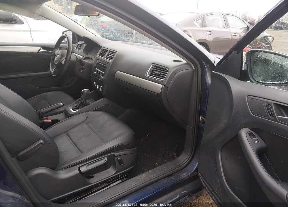 2013 VOLKSWAGEN JETTA 2.5L SE VIN: 3VWDP7AJ0DM357675