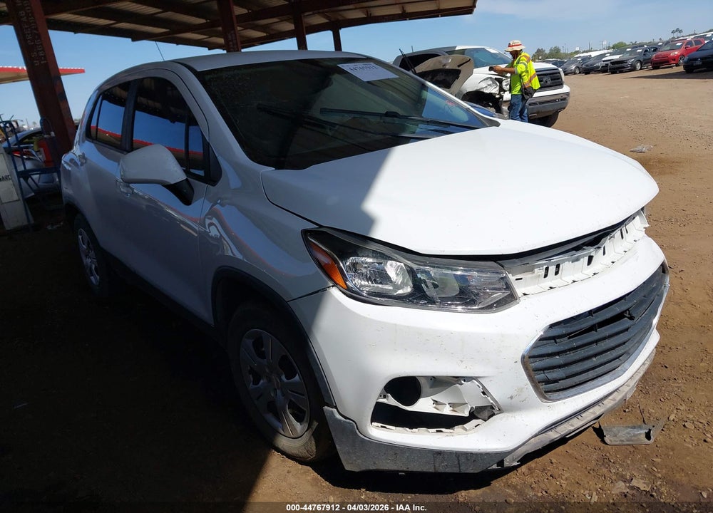 2018 CHEVROLET TRAX LS VIN: KL7CJKSB1JB722567