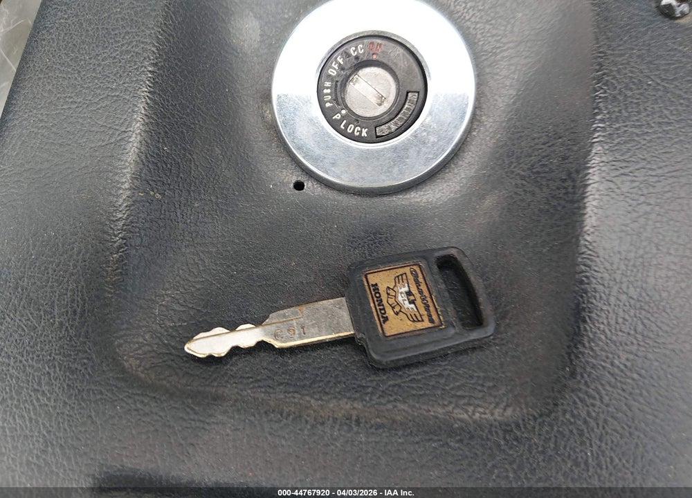 2000 HONDA GL1500 A VIN: 1HFSC220XYA200016