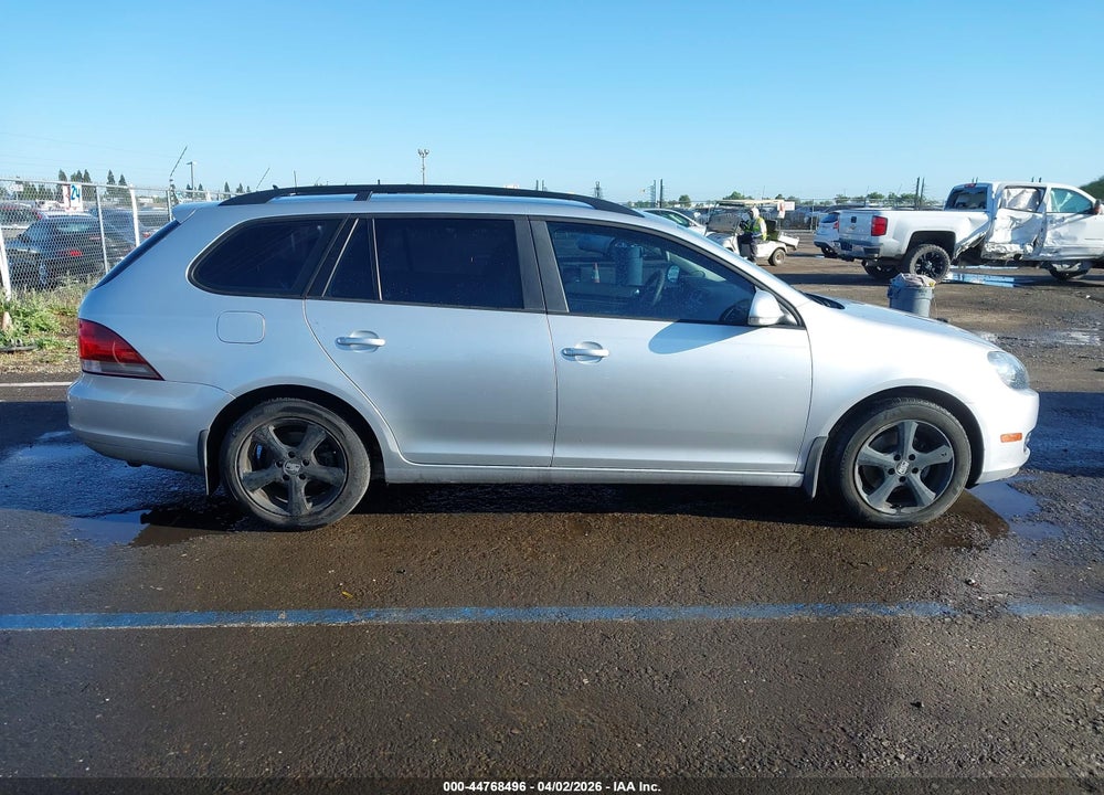 2014 VOLKSWAGEN JETTA SPORTWAGEN 2.5L S VIN: 3VWPP7AJ2EM600840
