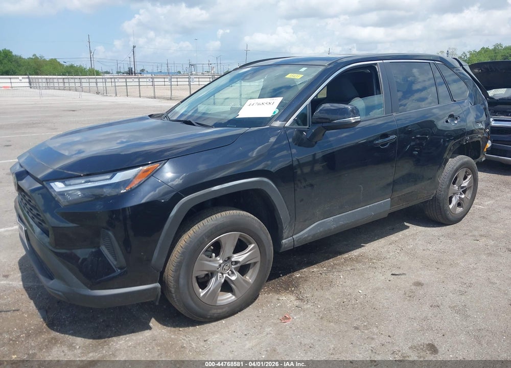 2024 TOYOTA RAV4 XLE VIN: 2T3W1RFV5RC261505