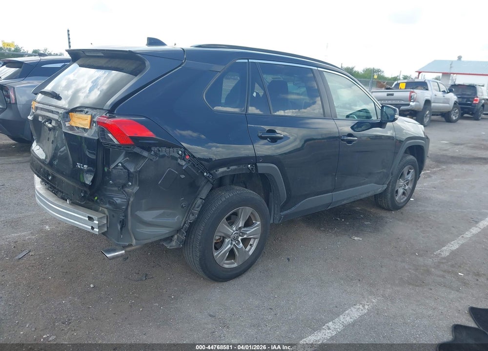 2024 TOYOTA RAV4 XLE VIN: 2T3W1RFV5RC261505