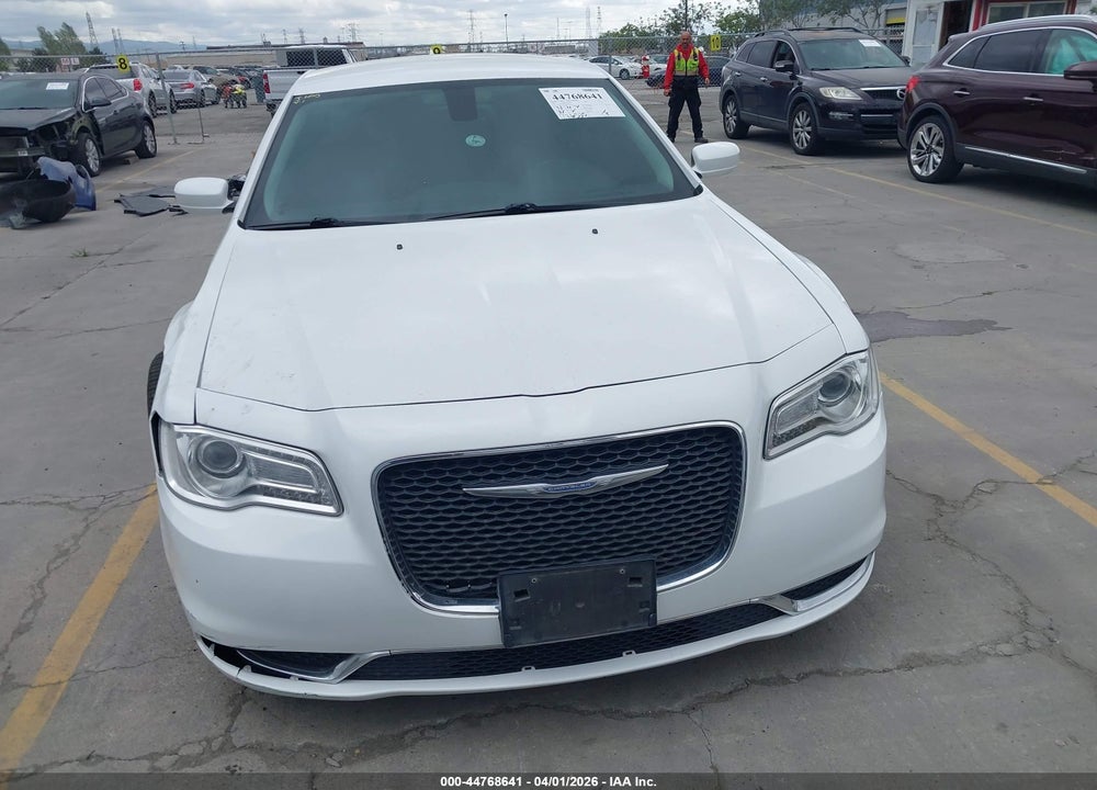 2015 CHRYSLER 300 LIMITED VIN: 2C3CCAAG4FH792667