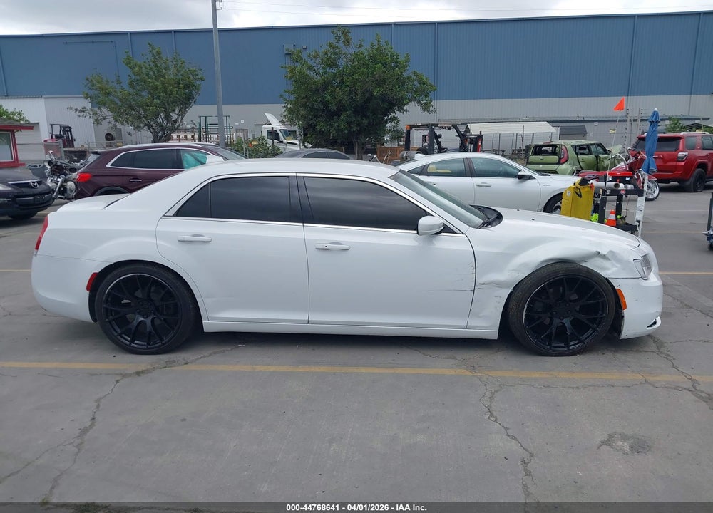 2015 CHRYSLER 300 LIMITED VIN: 2C3CCAAG4FH792667