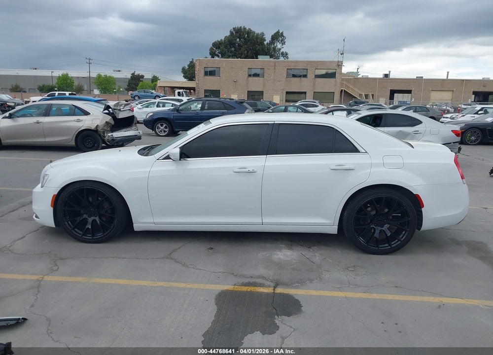 2015 CHRYSLER 300 LIMITED VIN: 2C3CCAAG4FH792667
