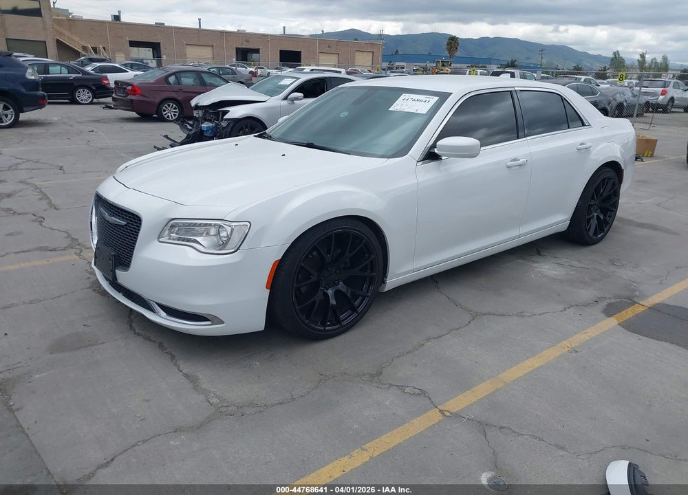 2015 CHRYSLER 300 LIMITED VIN: 2C3CCAAG4FH792667