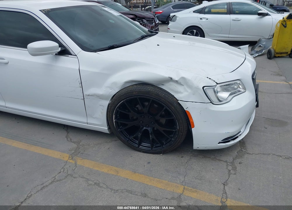 2015 CHRYSLER 300 LIMITED VIN: 2C3CCAAG4FH792667
