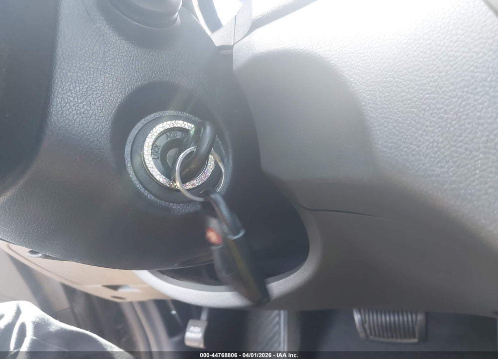 2011 HYUNDAI SONATA VIN: 5NPEB4AC5BH197835