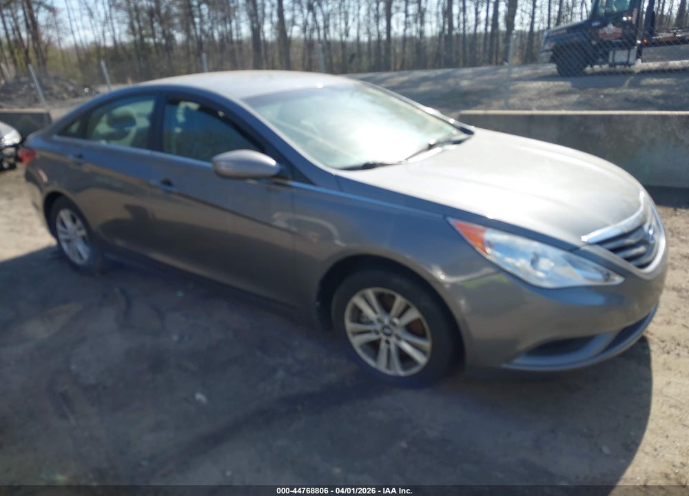 2011 HYUNDAI SONATA VIN: 5NPEB4AC5BH197835