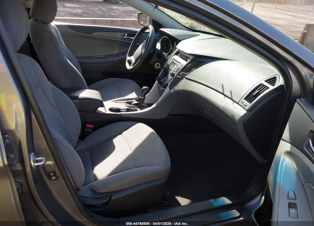 2011 HYUNDAI SONATA VIN: 5NPEB4AC5BH197835