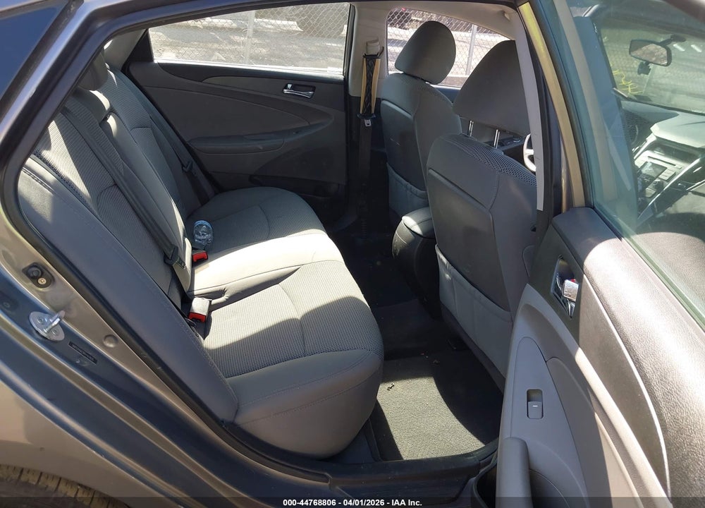 2011 HYUNDAI SONATA VIN: 5NPEB4AC5BH197835