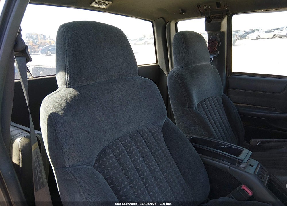1998 CHEVROLET S-10 LS SPORTSIDE VIN: 1GCCS19X5W8222069
