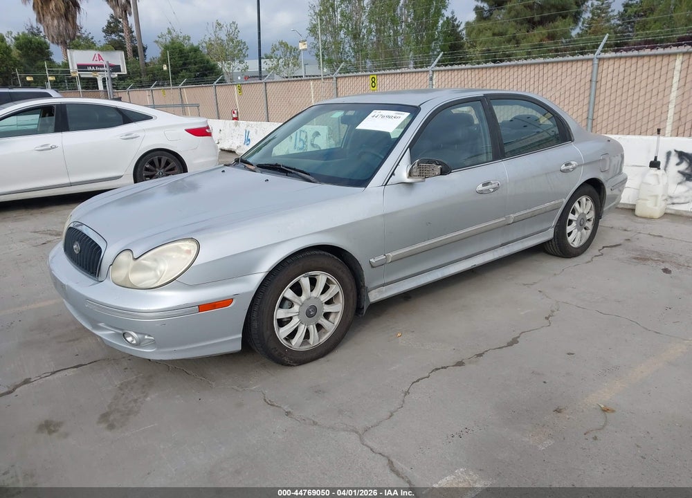 2002 HYUNDAI SONATA GLS/LX VIN: KMHWF35HX2A570587