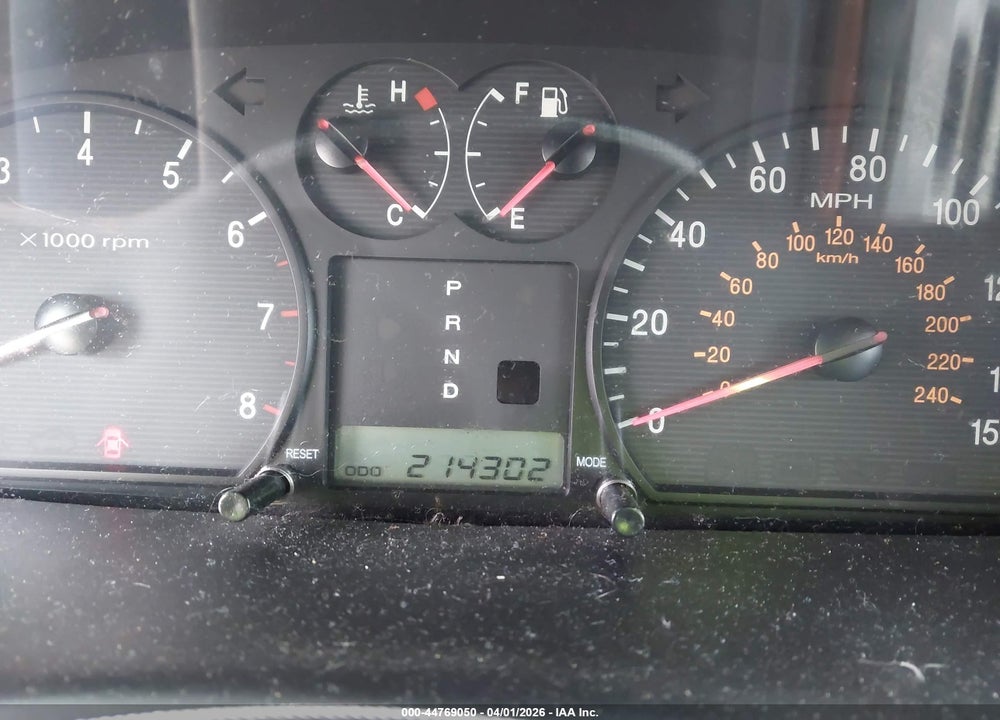 2002 HYUNDAI SONATA GLS/LX VIN: KMHWF35HX2A570587