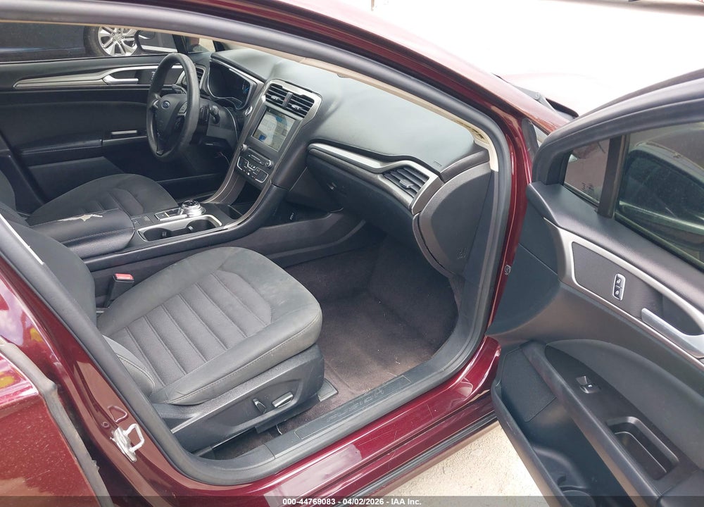 2017 FORD FUSION SE VIN: 3FA6P0HD8HR175529