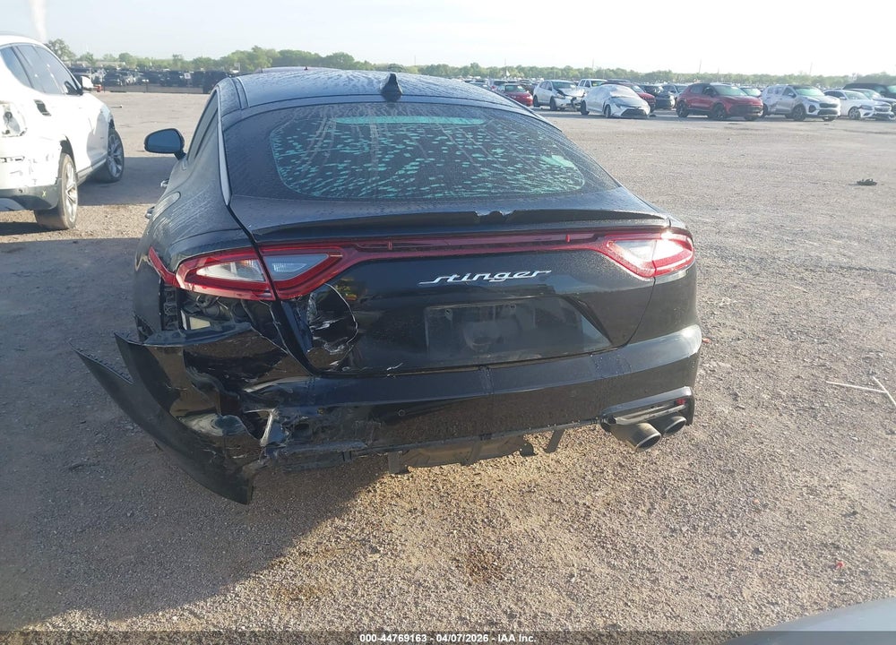 2019 KIA STINGER VIN: KNAE15LA8K6052526