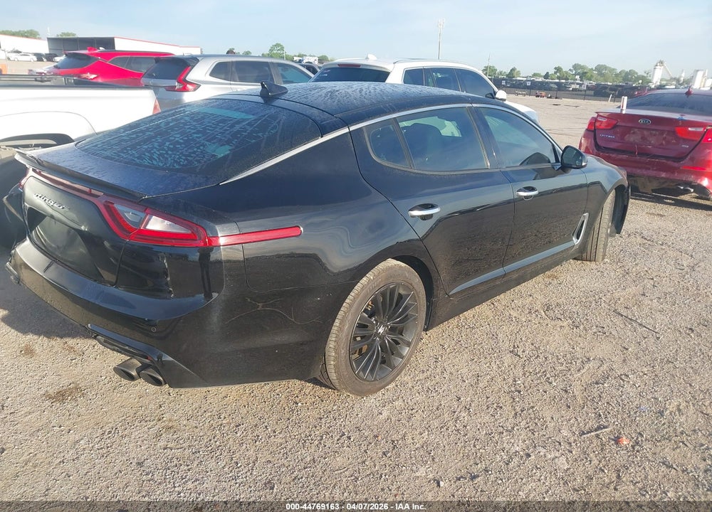 2019 KIA STINGER VIN: KNAE15LA8K6052526