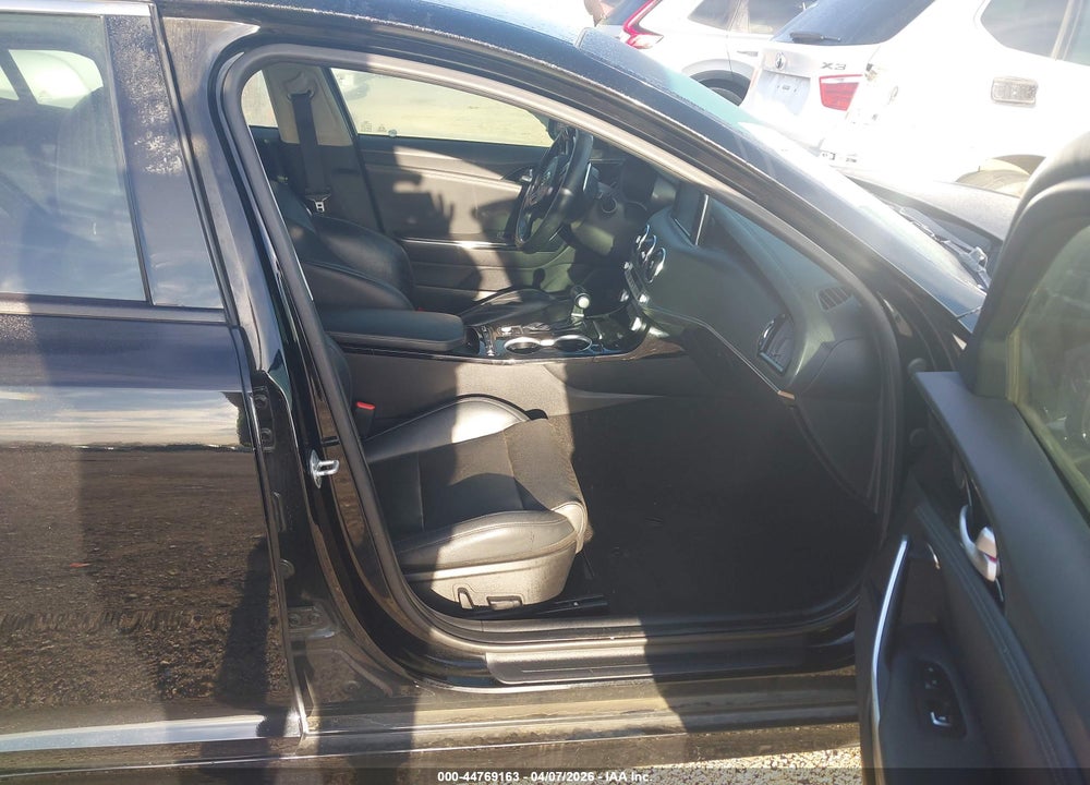 2019 KIA STINGER VIN: KNAE15LA8K6052526