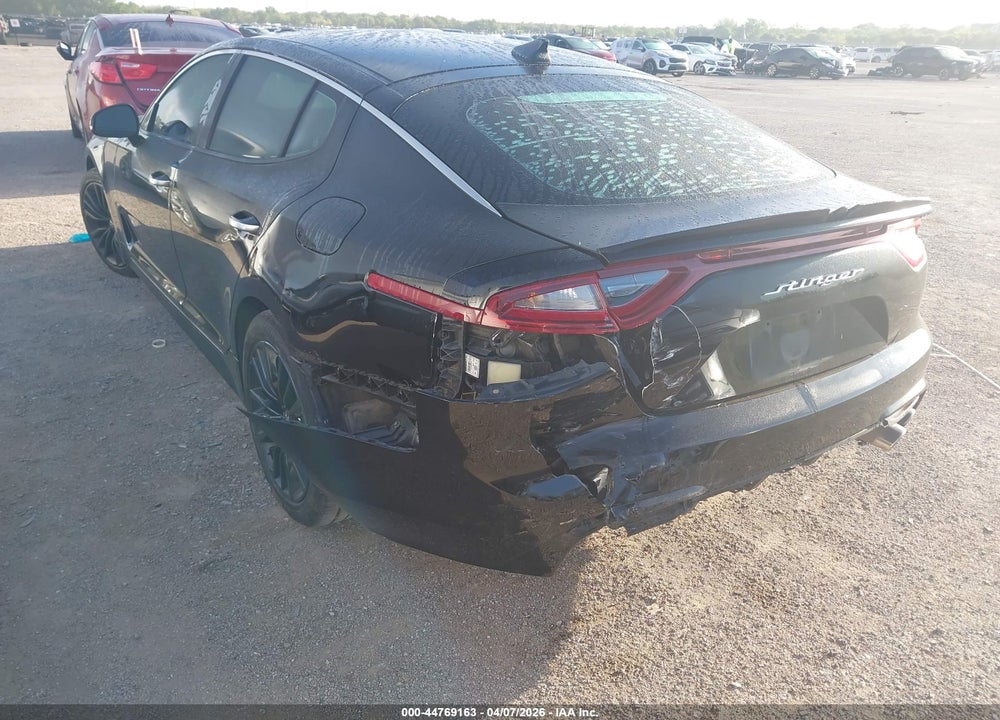 2019 KIA STINGER VIN: KNAE15LA8K6052526