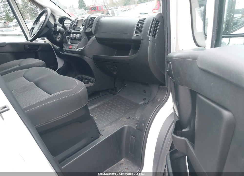 2018 RAM PROMASTER 1500 LOW ROOF 136 WB VIN: 3C6TRVAG0JE103401