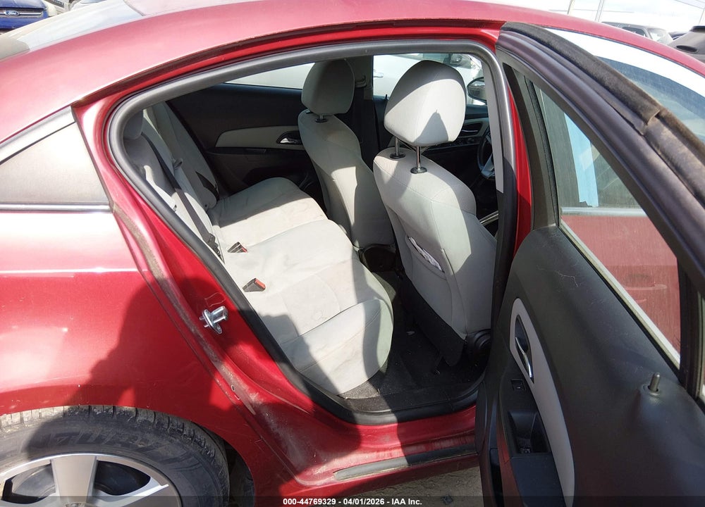 2014 CHEVROLET CRUZE 1LT AUTO VIN: 1G1PC5SB2E7235105