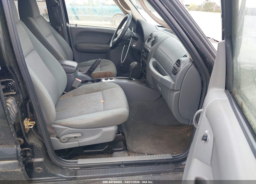 2006 JEEP LIBERTY RENEGADE VIN: 1J4GK38K86W196818