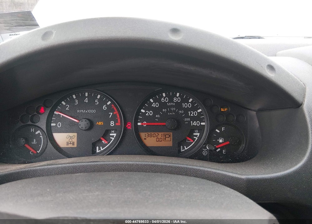 2005 NISSAN FRONTIER LE VIN: 1N6AD06W95C464136