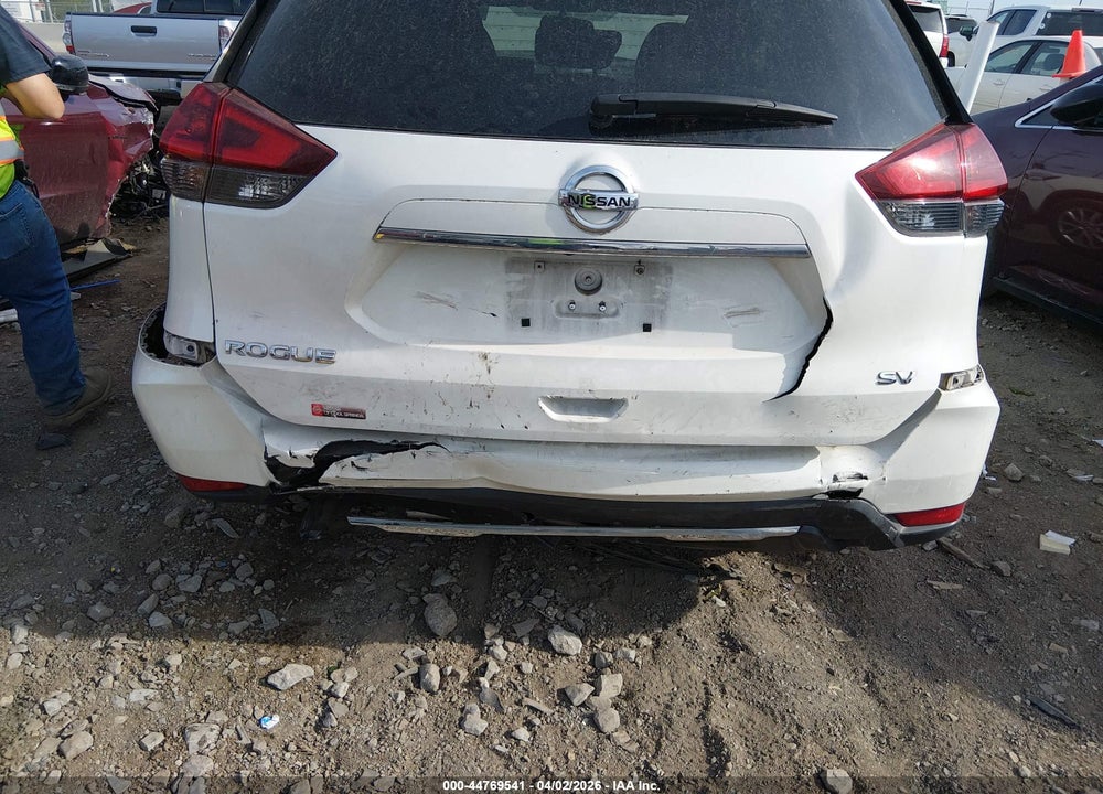 2018 NISSAN ROGUE SV VIN: 5N1AT2MT0JC715562