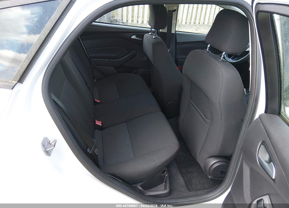 2015 FORD FOCUS VIN: 1FADP3K29FL213152