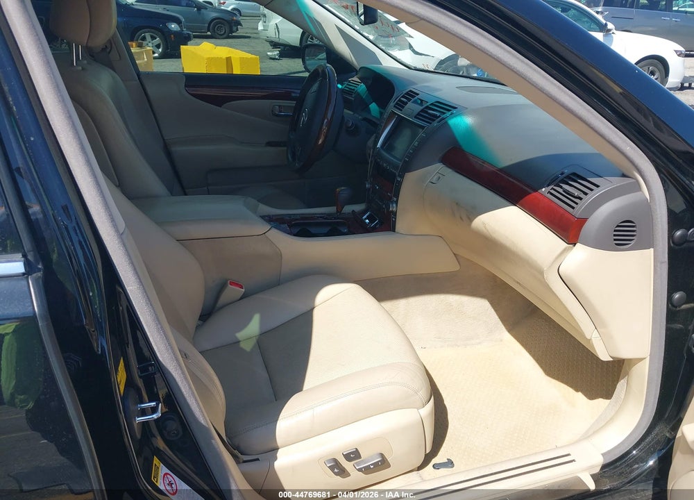 2008 LEXUS LS 460 VIN: JTHBL46F185073703