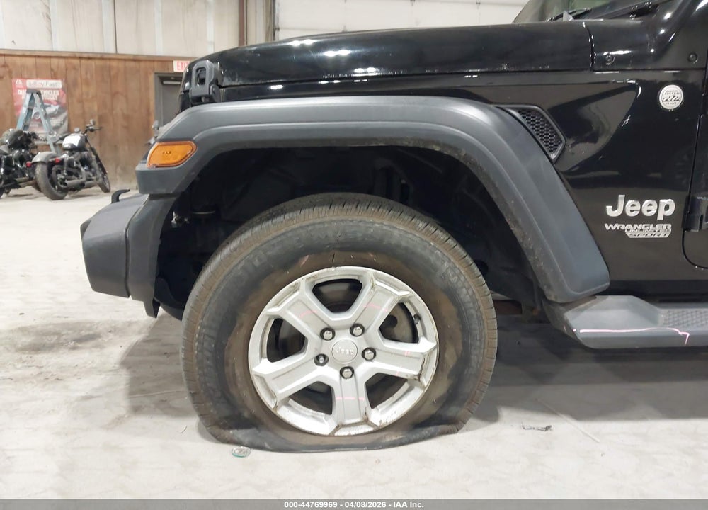 2018 JEEP WRANGLER UNLIMITED SPORT S 4X4 VIN: 1C4HJXDN8JW198923