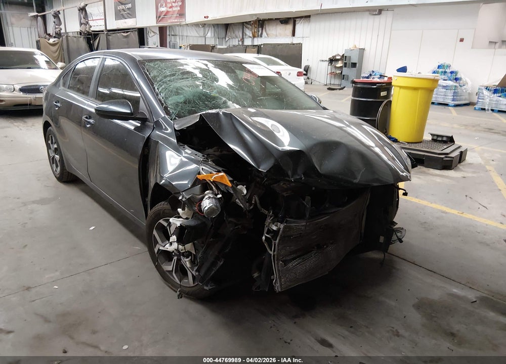 2019 KIA FORTE LXS VIN: 3KPF24AD3KE094639