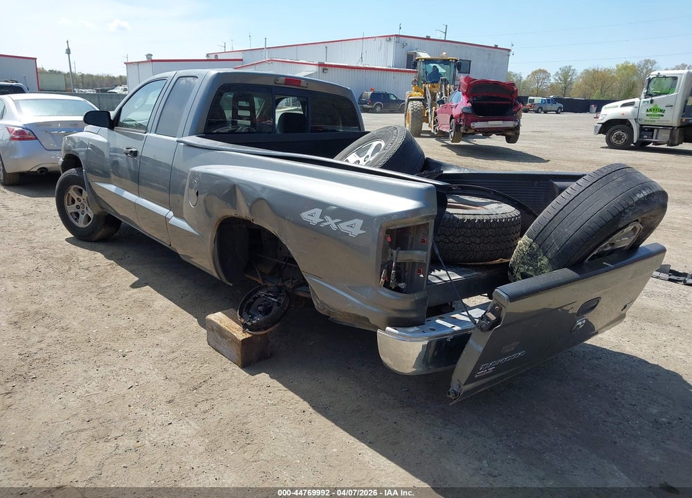 2005 DODGE DAKOTA SLT VIN: 1D7HW42N95S220515