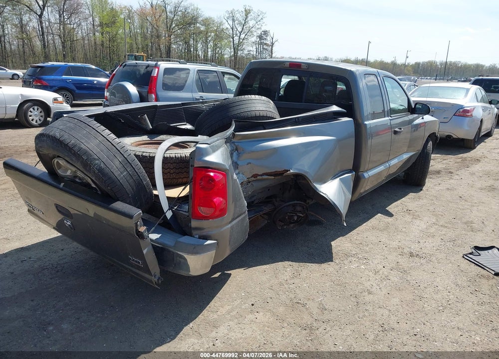 2005 DODGE DAKOTA SLT VIN: 1D7HW42N95S220515