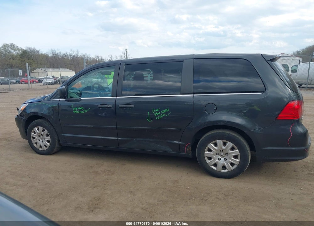 2011 VOLKSWAGEN ROUTAN S VIN: 2V4RW4DG0BR766894