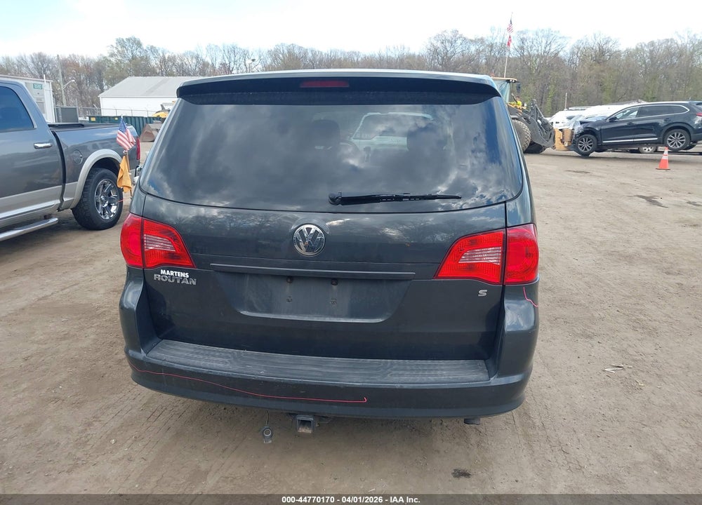 2011 VOLKSWAGEN ROUTAN S VIN: 2V4RW4DG0BR766894