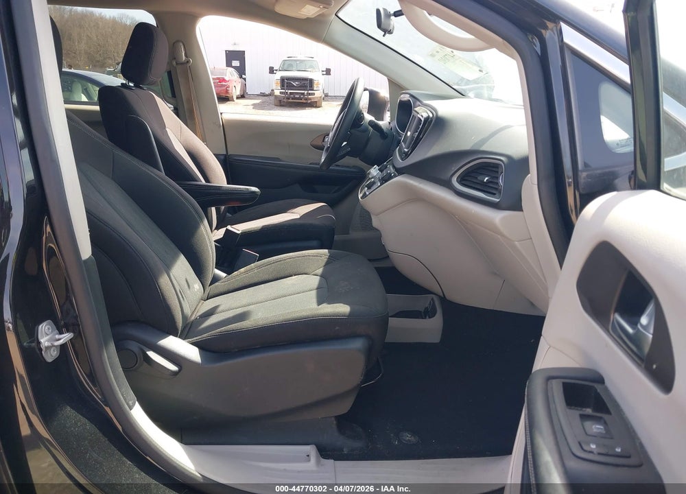 2022 CHRYSLER VOYAGER LX VIN: 2C4RC1CG7NR152982