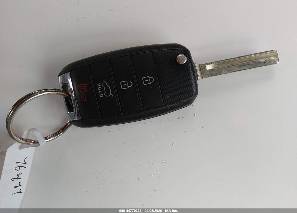 2016 KIA SORENTO 3.3L LX VIN: 5XYPGDA55GG086339