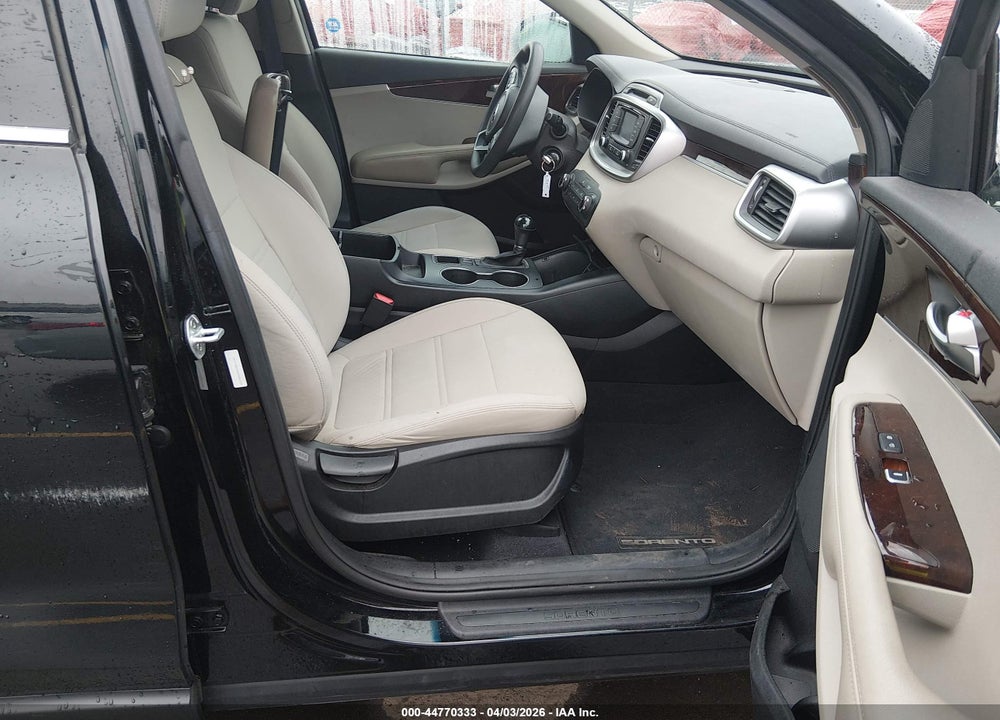 2016 KIA SORENTO 3.3L LX VIN: 5XYPGDA55GG086339