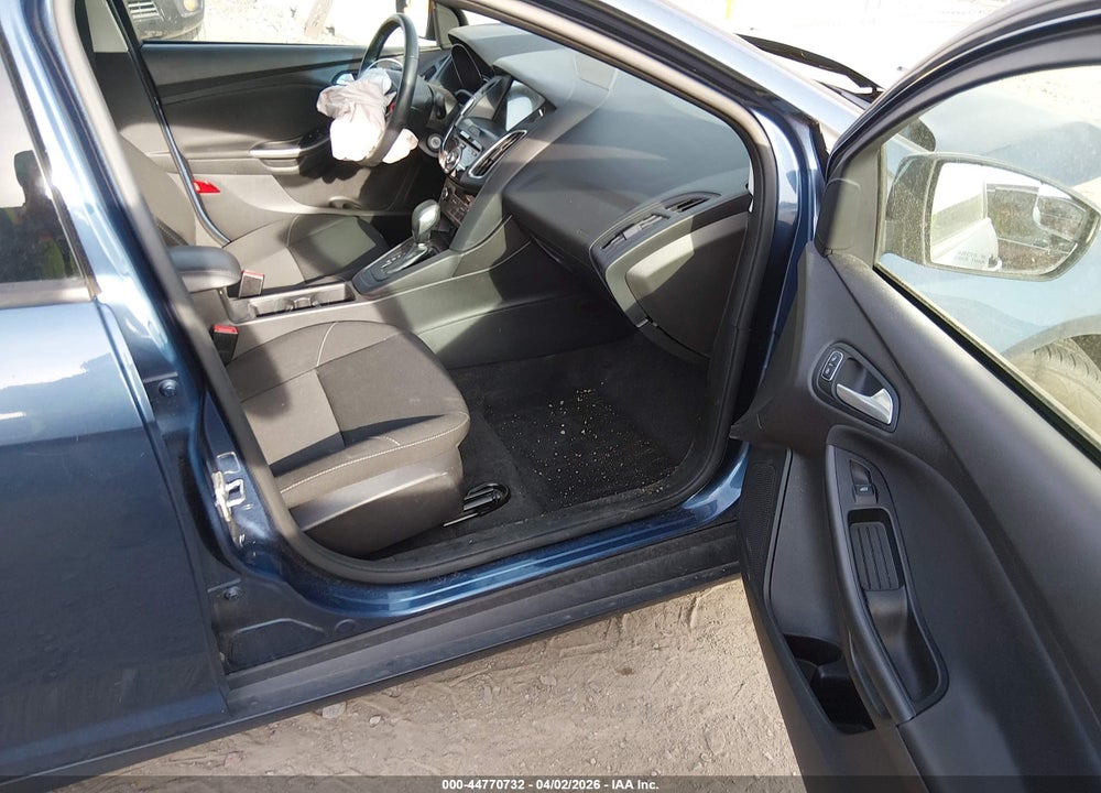 2018 FORD FOCUS SEL VIN: 1FADP3H29JL228010